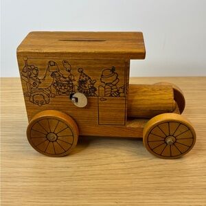 1984 Wooden Toy Truck Bank/Music Box with Circus Design Plays‎ Tunes!!